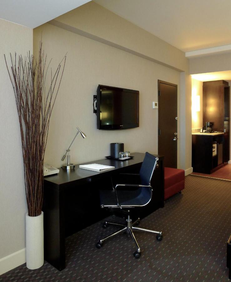 Armon Plaza Montreal Airpt, Trademark Collection By Wyndham Εξωτερικό φωτογραφία