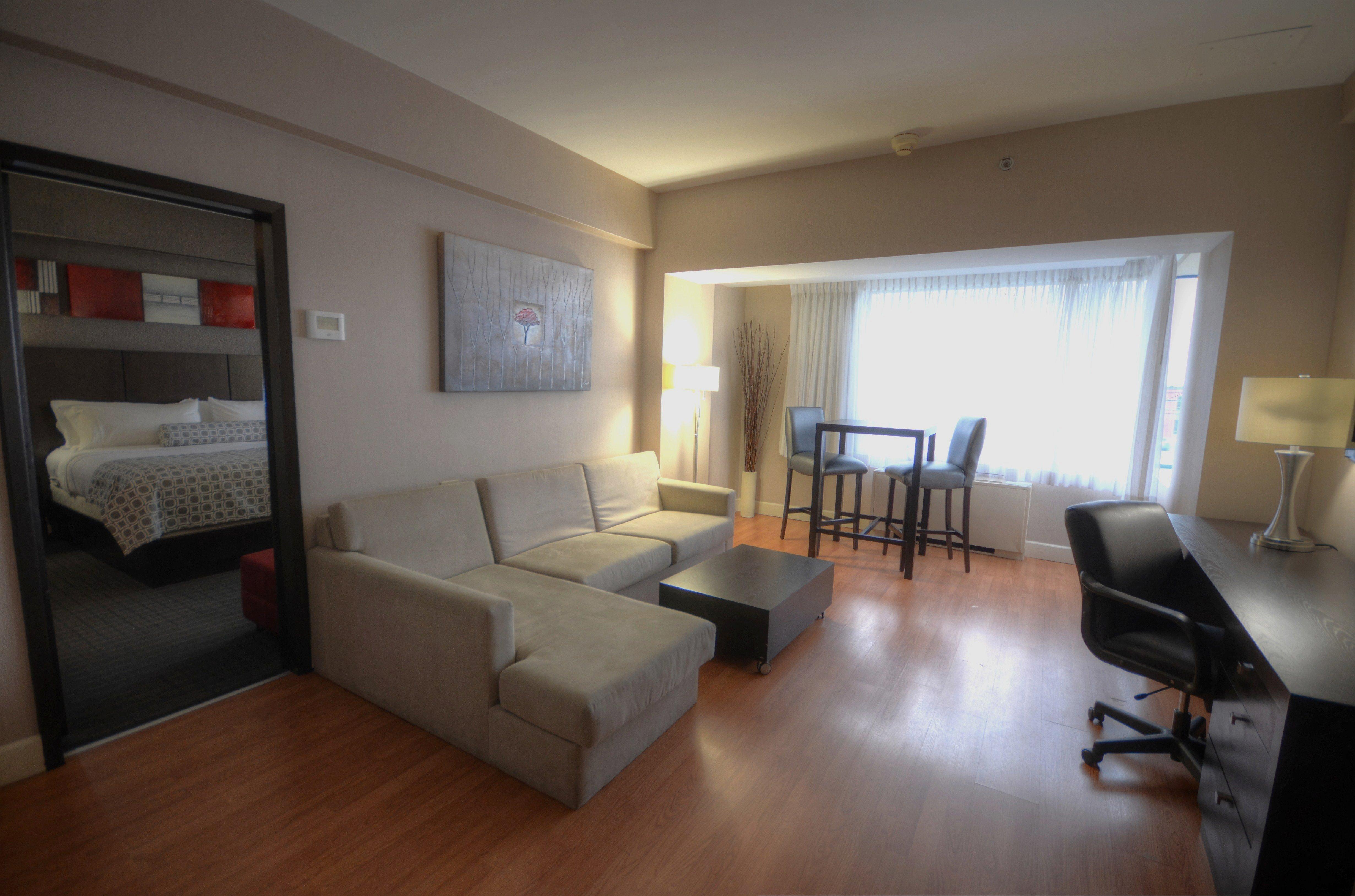 Armon Plaza Montreal Airpt, Trademark Collection By Wyndham Εξωτερικό φωτογραφία