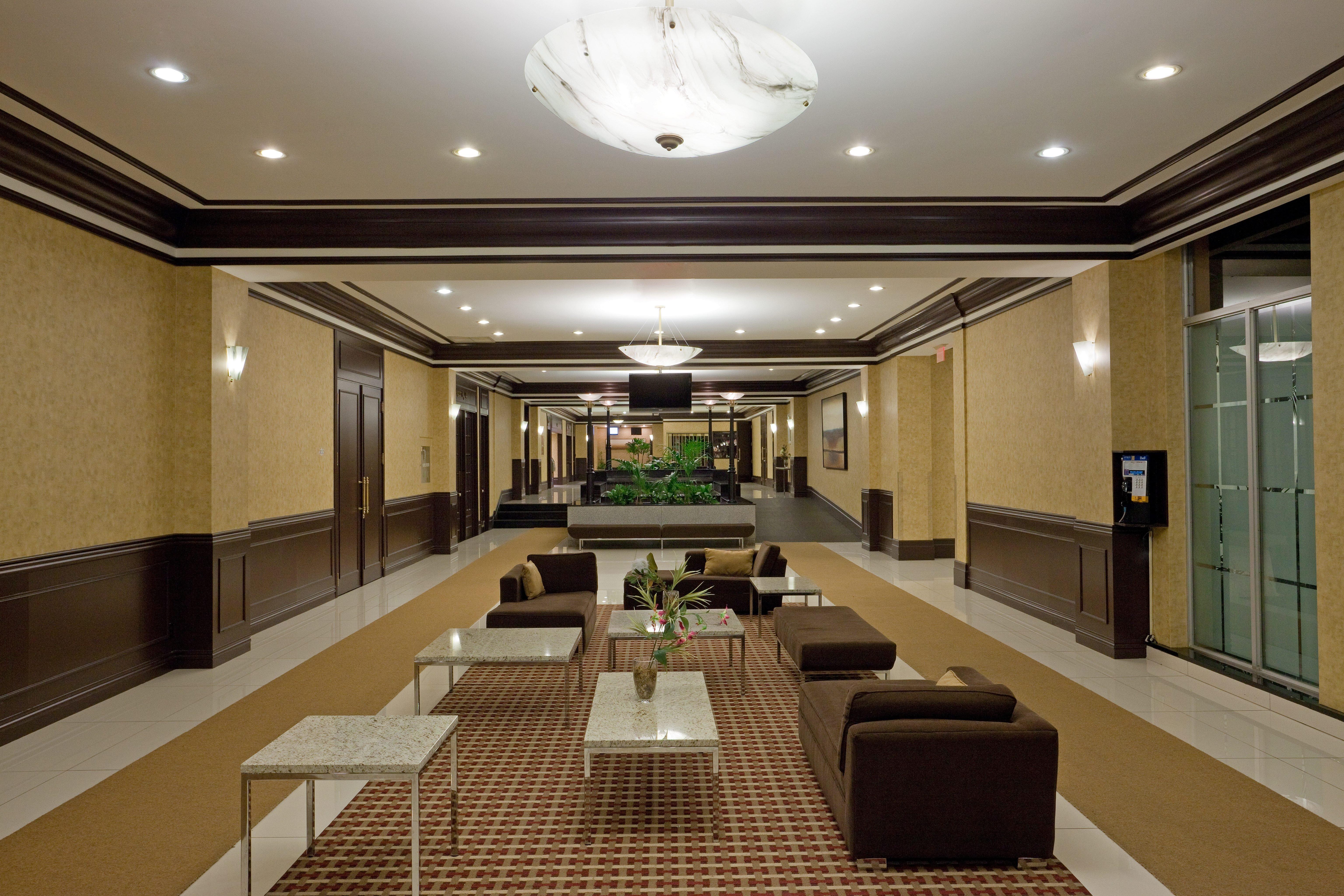 Armon Plaza Montreal Airpt, Trademark Collection By Wyndham Εξωτερικό φωτογραφία