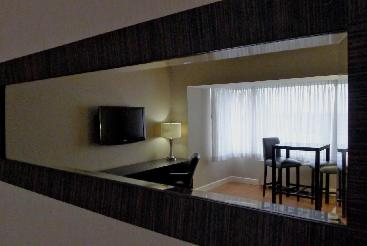 Armon Plaza Montreal Airpt, Trademark Collection By Wyndham Εξωτερικό φωτογραφία